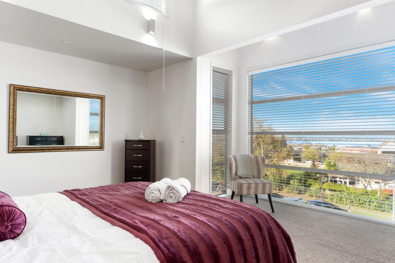 Lakeview Luxury - Taupo Holiday Apartment Exterior foto